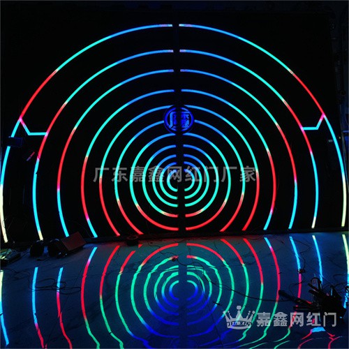咖啡店网红发光推拉门