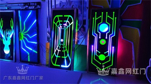 发光造型门设计 网红平开门